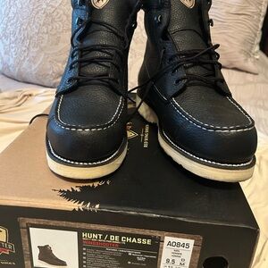 Mens 7” Irish Setter Red Wing  Black Leather Boots. Size 9.5.